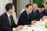  李대통령, 재계 만나 "실용적·유연한 통상정책 통해 위기극복"