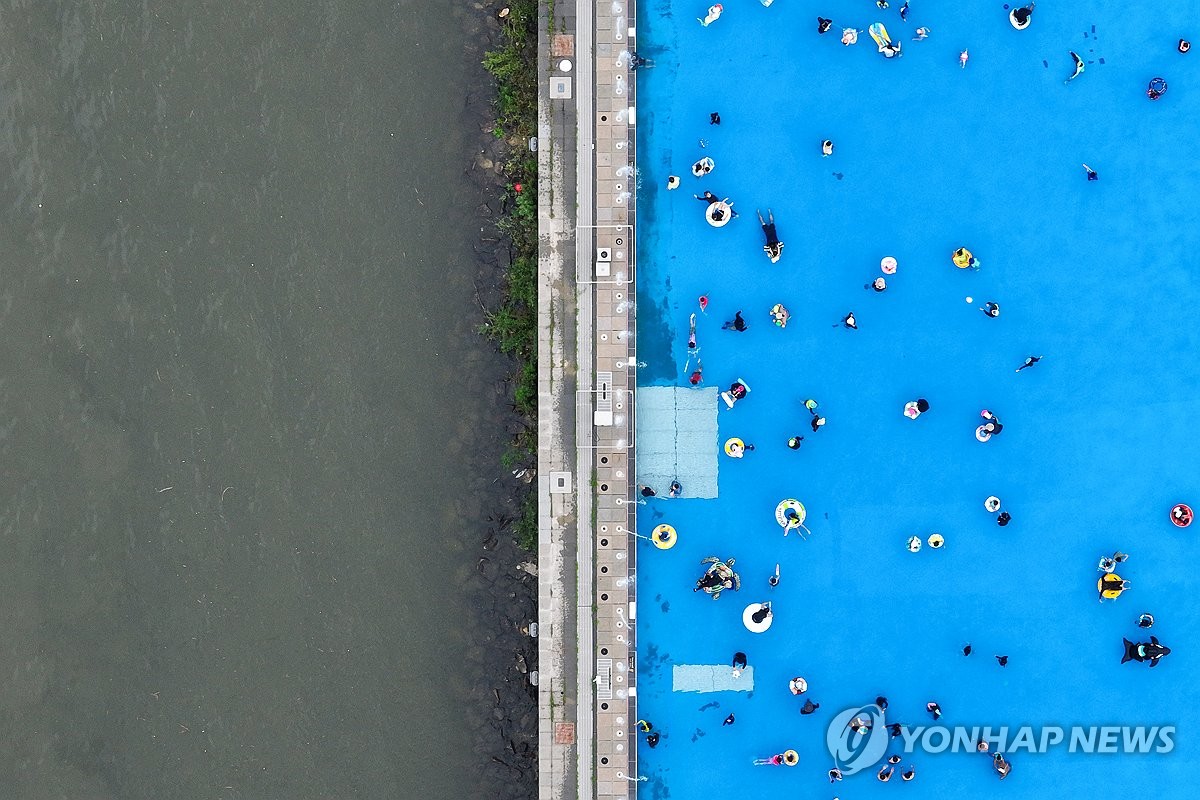 [날씨] 낮 최고 35도 무더위…서울 등 일부 지역 소나기