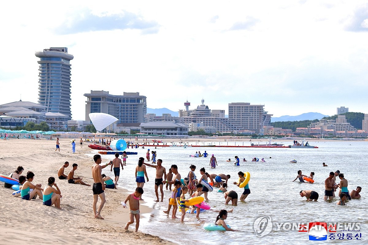 북한판 복합리조트 원산갈마관광지구 개장