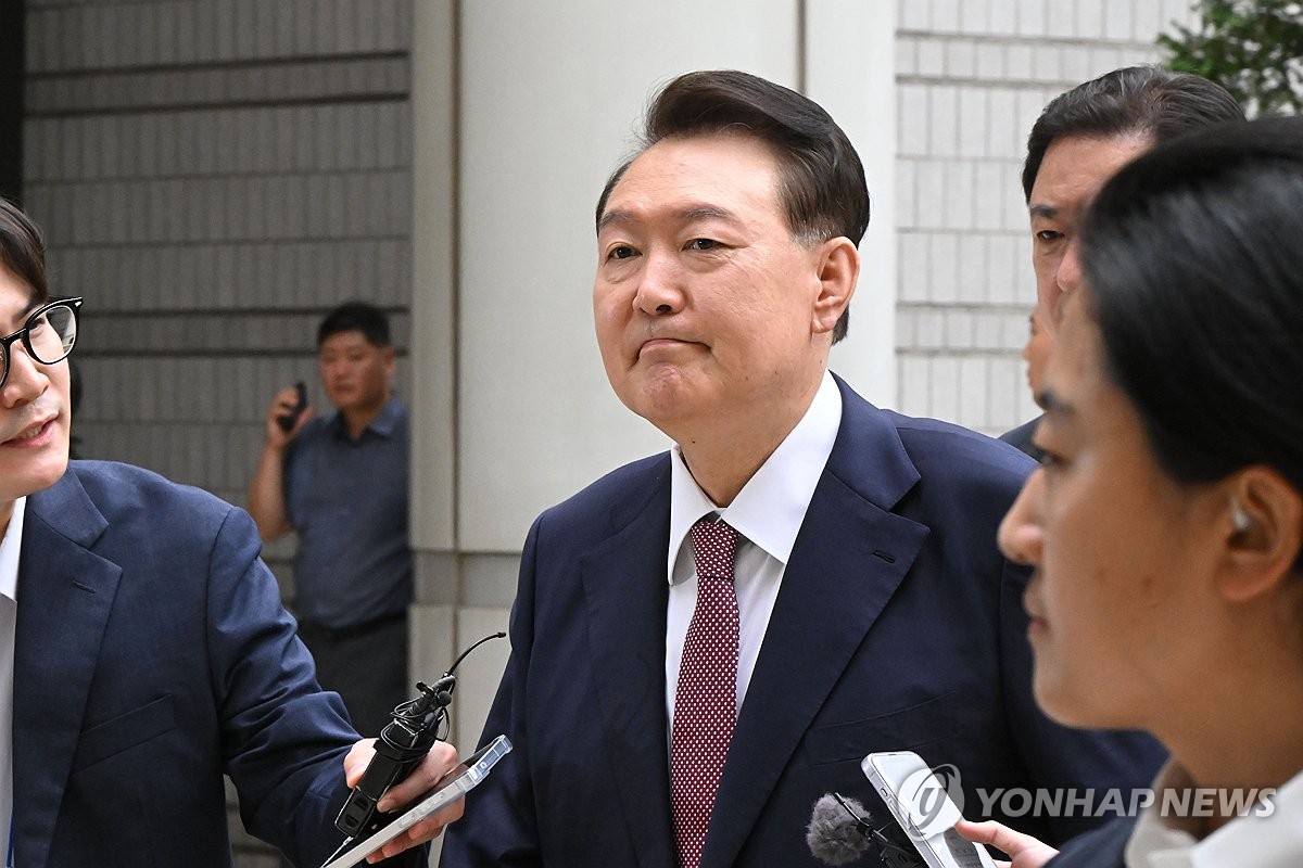 尹재판 특검 이첩 두고 공방…"무효"vs"인계에 이첩 포함"(종합)