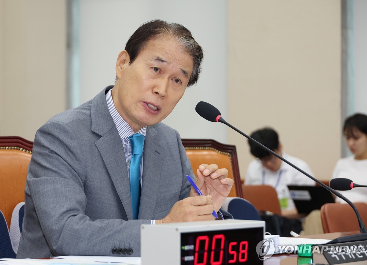 권오을 "사회주의자도 북한 정권 직접 참여 아니면 수훈…