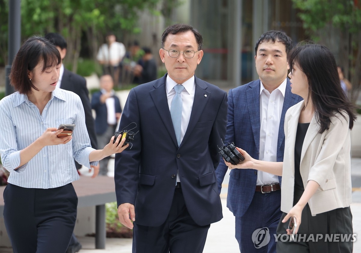 김건희특검, 집사 배우자 소환…'의문의 46억' 행방 …