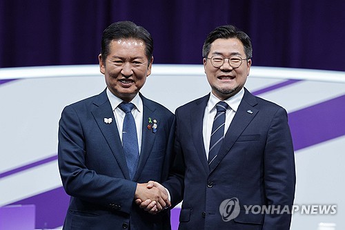 鄭·朴 "조국 사면 대통령 판단" 한목소리…"APEC 김정은 초대"
