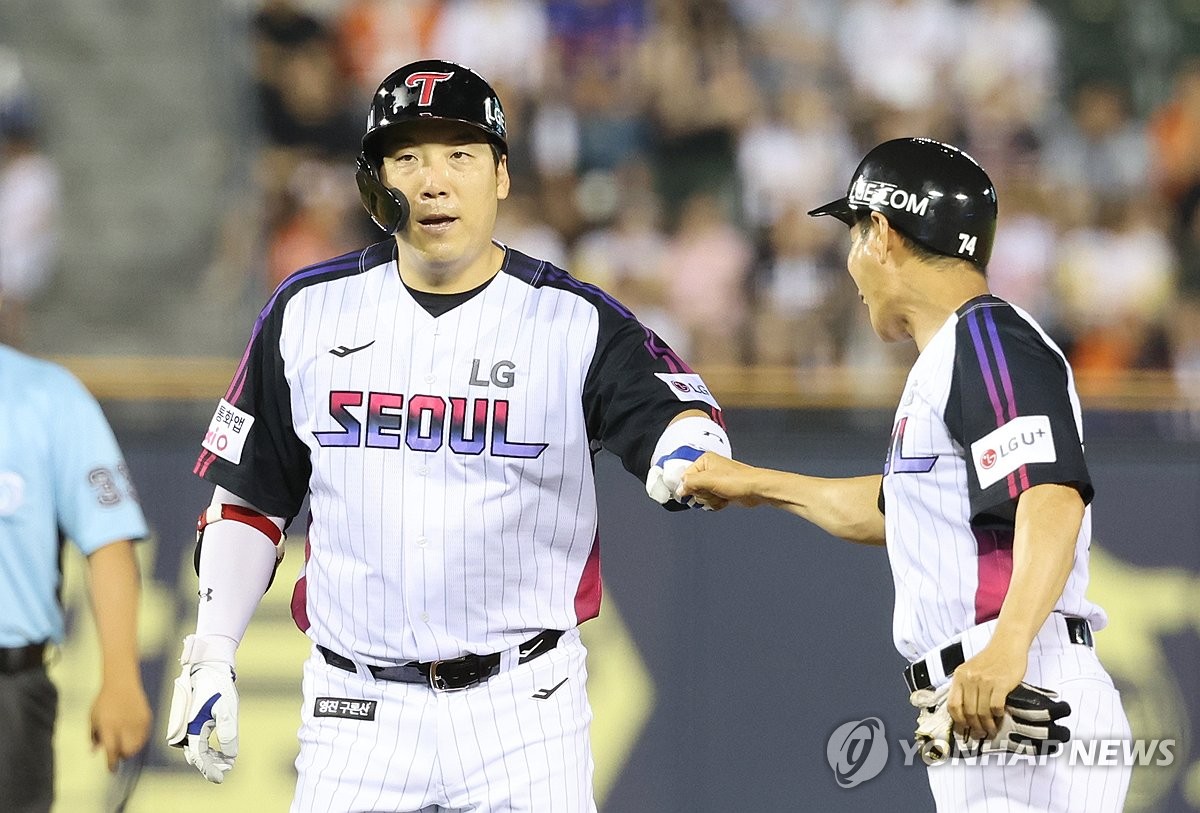 2천500안타 LG 김현수 기록보다 팀 승리에 만족