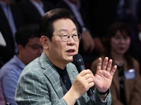 李대통령 "한번 빚지면 평생 쫓아와…금융이 너무 잔인하다"