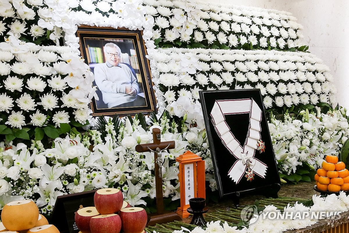 금관문화훈장 수여 받은 이순재