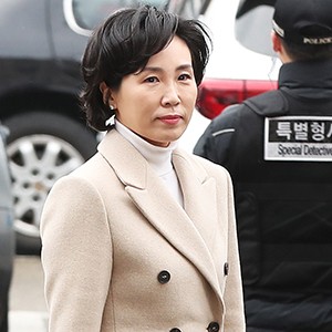 수원지검 출석한 이재명 지사 부인 김혜경씨