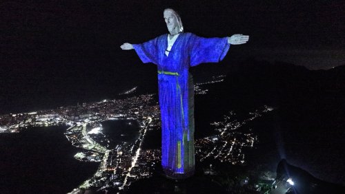 >'한복 입은 예수'…브라질 예수상 '프로젝션 매핑' 행사