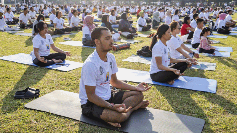 '요가의 성지'…인도네시아 발리서 열린 '국제 요가의 날' 행사