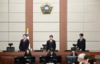 尹 직권남용 사건, '내란 사건' 재판에 병합…지귀연 재판장