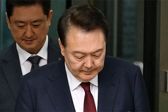 국힘, 尹탈당에 "대선승리 반전 계기"…당 일각 "만시지탄"