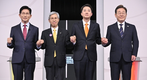겉돈 대선주자 첫 TV토론…진지한 정책경쟁 없이 쳇바퀴 신경전