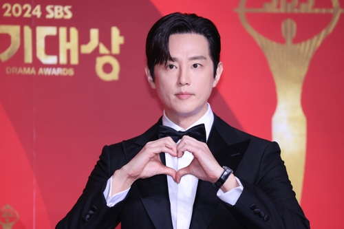 배우 권율, 24일 비연예인과 결혼…"함께하고픈 인연"
