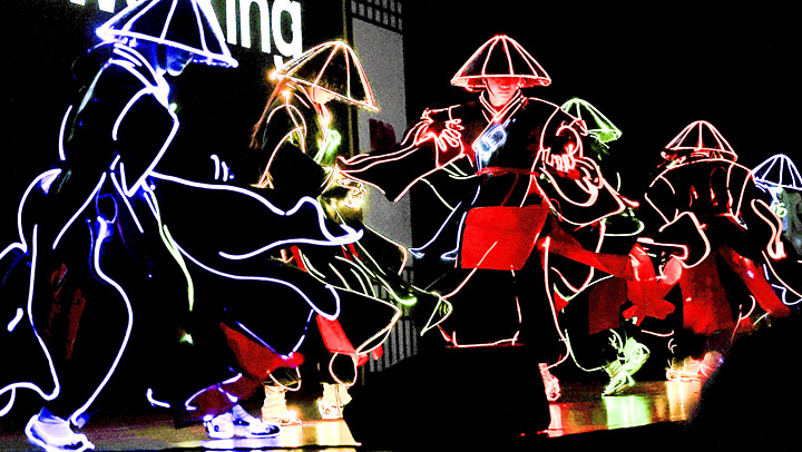 '빛으로 표현하는 한국의 미'…LED 트론 댄스 공연
